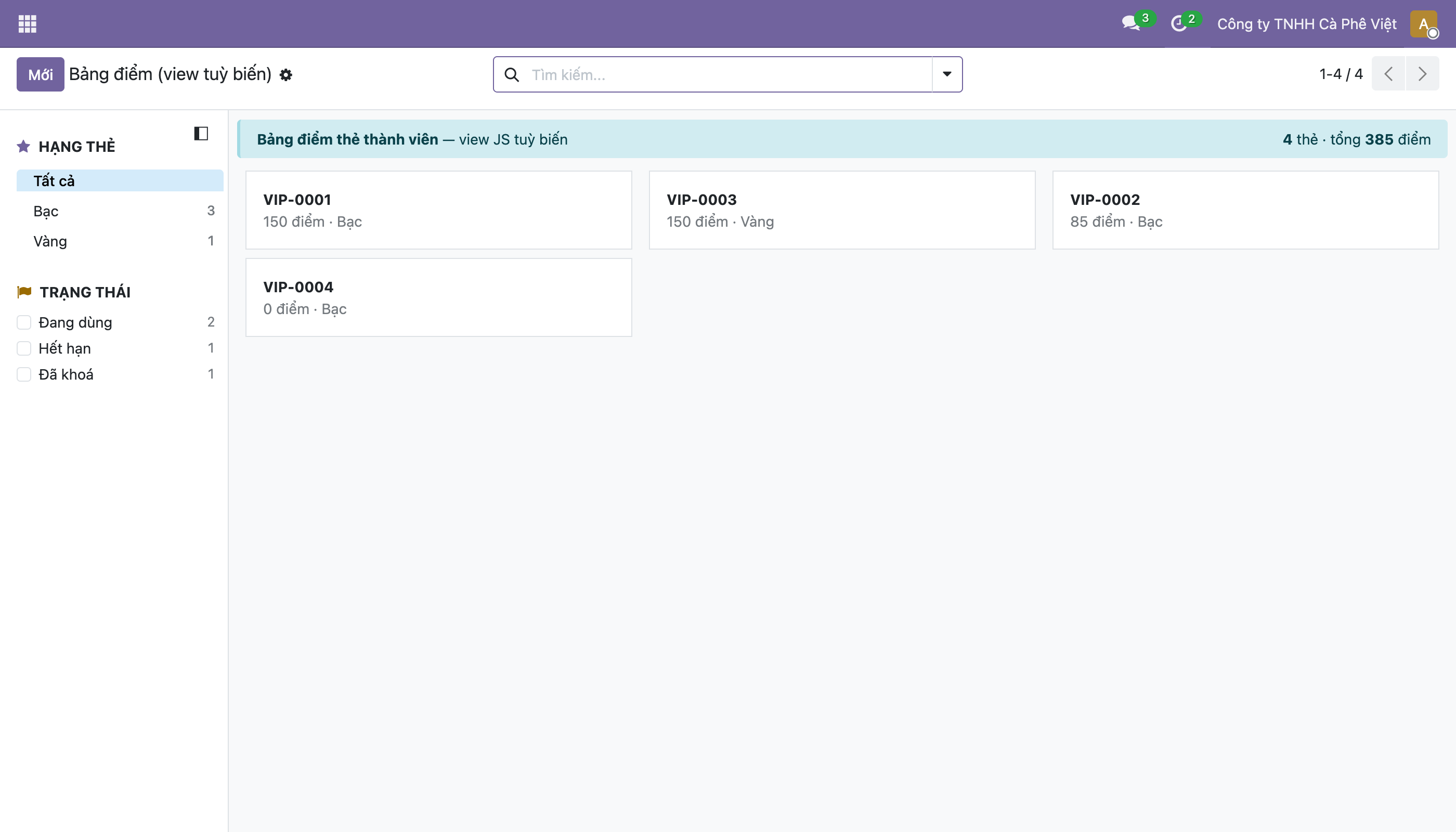 Ảnh chụp thật màn hình view tuỳ biến trong Odoo 19, tiêu đề action Bảng điểm view tuỳ biến, một dải thông báo nền xanh nhạt trải hết chiều ngang phía trên ghi Bảng điểm thẻ thành viên gạch view JS tuỳ biến ở bên trái và 4 thẻ chấm tổng 385 điểm in đậm ở bên phải, bên dưới là bốn thẻ kanban VIP-0001 150 điểm Bạc, VIP-0003 150 điểm Vàng, VIP-0002 85 điểm Bạc, VIP-0004 0 điểm Bạc, cột trái là bộ lọc Hạng thẻ và Trạng thái