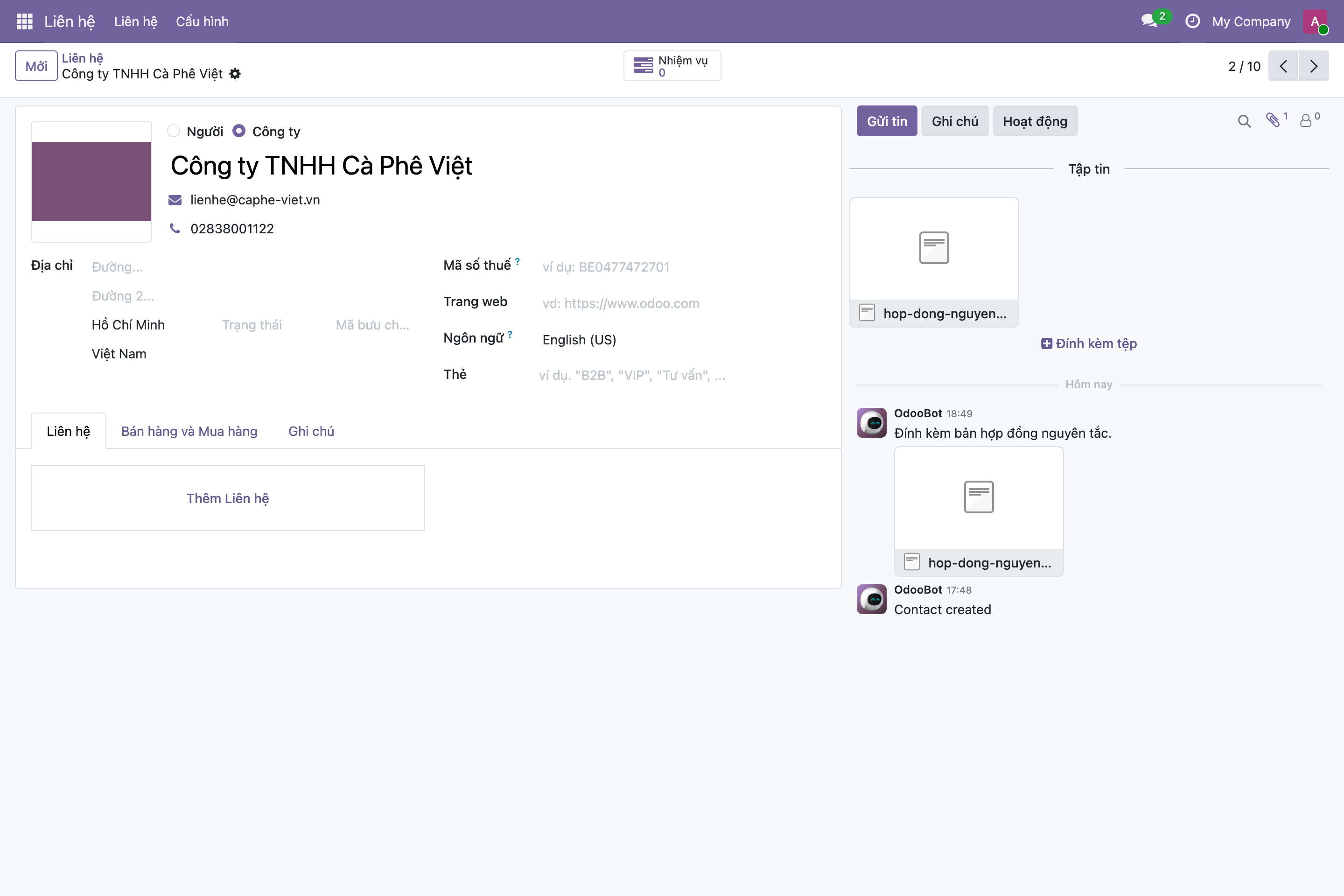 Panel Tập tin trong Chatter với một tệp hợp đồng đã đính kèm và link Đính kèm tệp