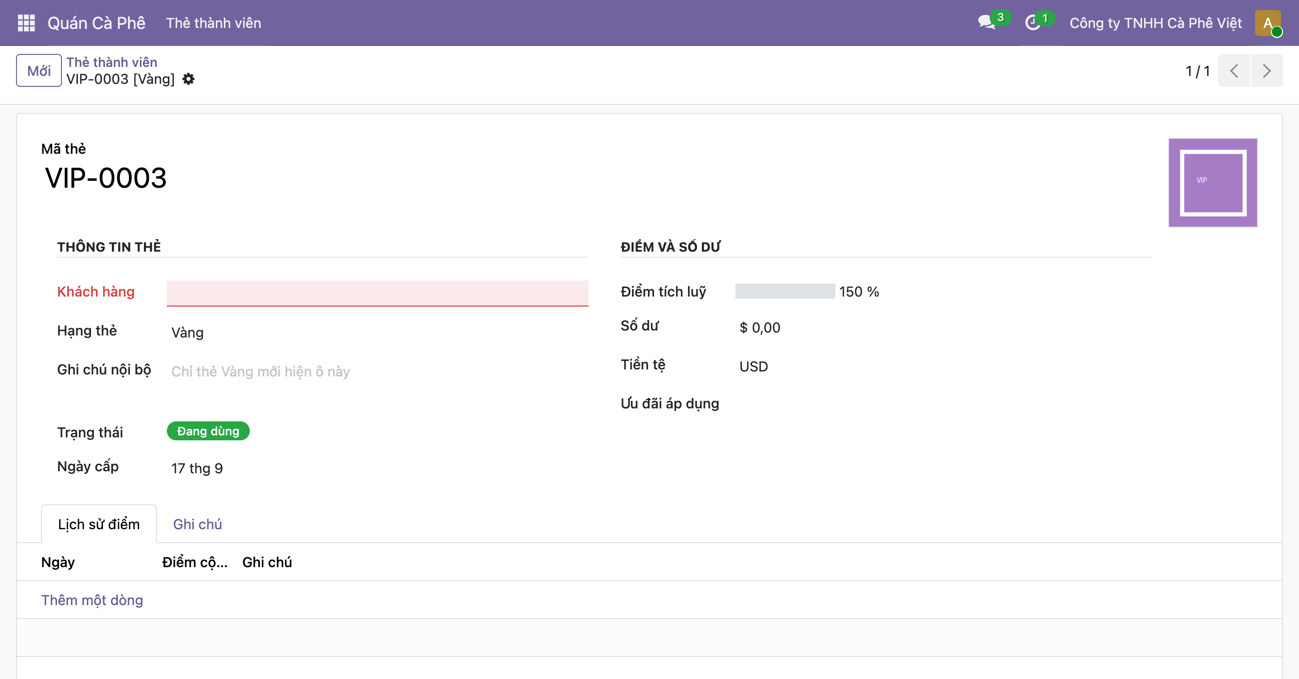 Ảnh chụp form Odoo thẻ VIP-0003 hạng Vàng với nhiều widget, góc phải trên là ảnh thẻ hình vuông màu tím có chữ VIP hiển thị bằng widget image, trường Trạng thái hiện nhãn bo tròn màu xanh lá ghi Đang dùng bằng widget badge, trường Điểm tích luỹ hiện một thanh tiến độ kèm số 150 phần trăm bằng widget progressbar, trường Số dư hiện 0 đô la bằng widget monetary, trường Khách hàng nhãn đỏ vì bắt buộc